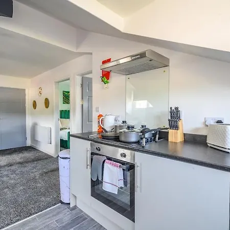 -3F421- For Your Relaxed, Cosy Stay, Free Parking Batley Exterior photo
