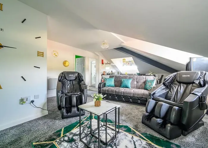 -3F421- For Your Relaxed, Cosy Stay, Free Parking