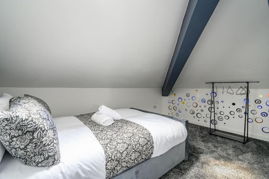 -3f421- For Your Relaxed, Cosy Stay, Free Parking Batley