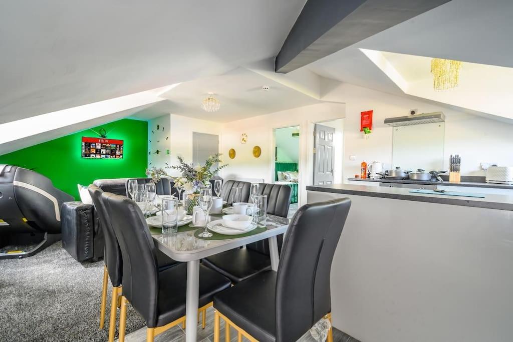 -3f421- For Your Relaxed, Cosy Stay, Free Parking Batley