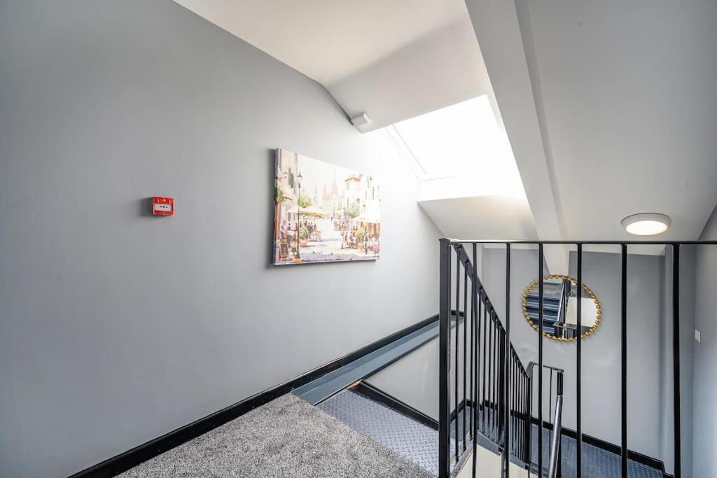 -3f421- For Your Relaxed, Cosy Stay, Free Parking * Batley
