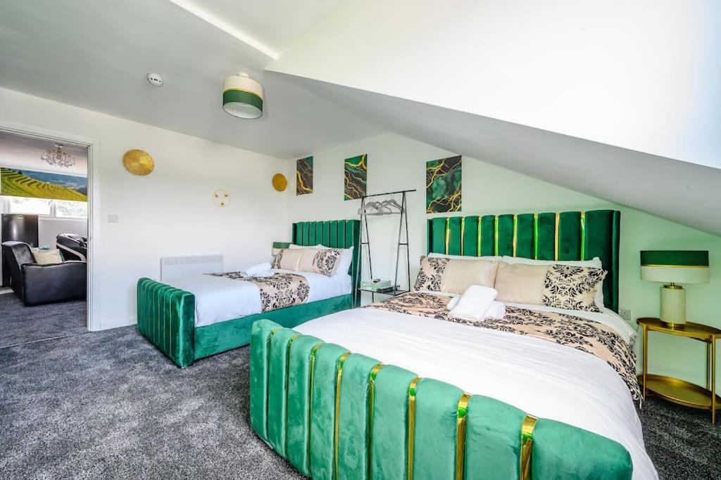 -3f421- For Your Relaxed, Cosy Stay, Free Parking Apartment Batley